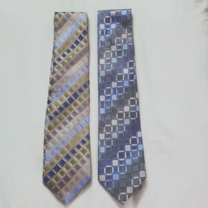 Like New (2)Kenneth Cole Reaction Mens 100% Silk Ties. Beautiful Colors!